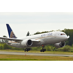 United Airlines Adds 500 Electric Charging Stations at Airports
